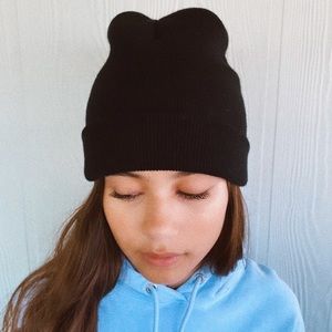 Black beanie